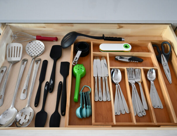 Fully stocked utensils